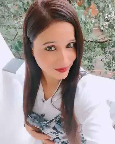Call Girls in Mayfair Gardens